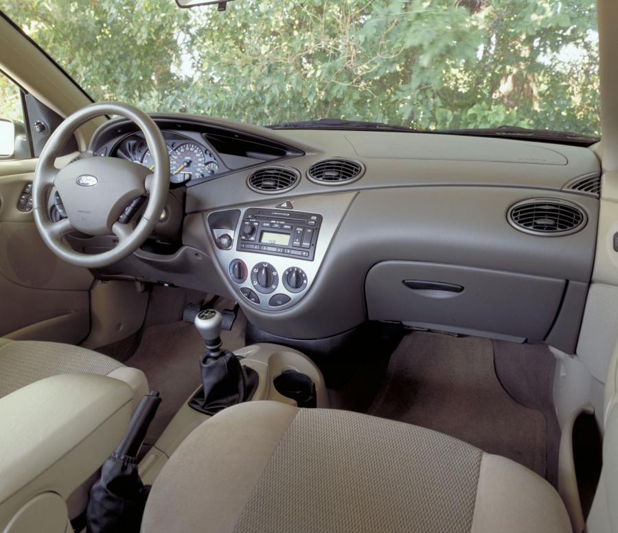  Ford Focus 1999 года  (фото 48 из 130)